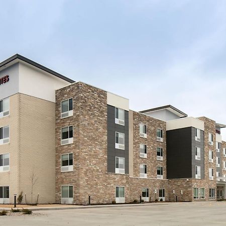 Towneplace Suites By Marriott Oshkosh Exterior foto