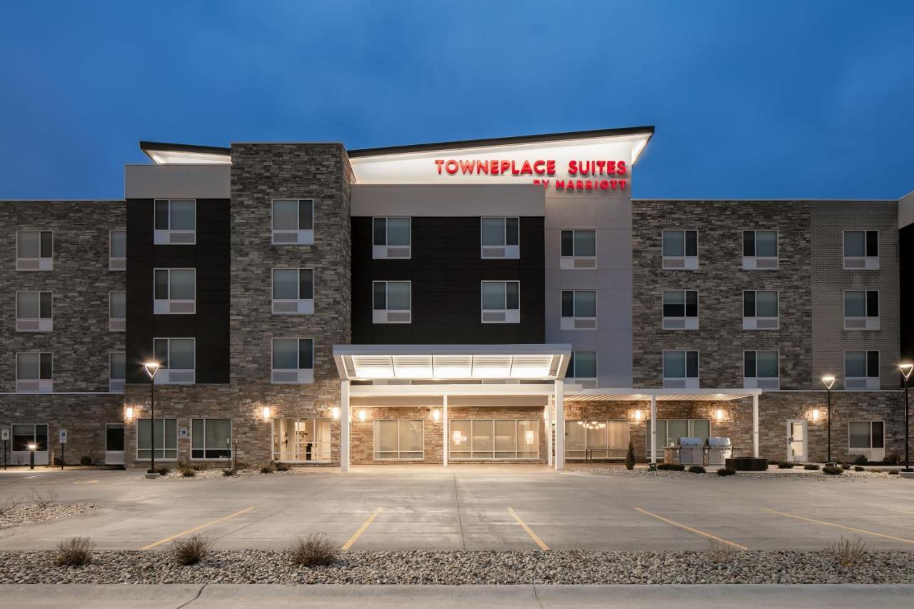 Towneplace Suites By Marriott Oshkosh Exterior foto