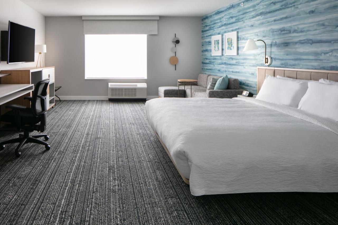 Towneplace Suites By Marriott Oshkosh Exterior foto